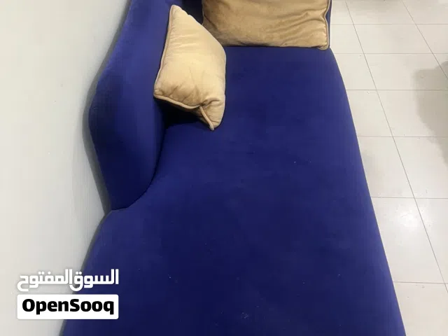كنبة سرير اللون سماوي