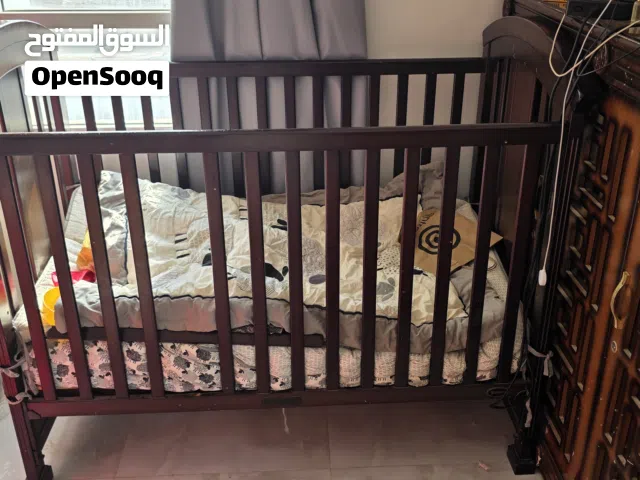 للبيع سرير اطفال