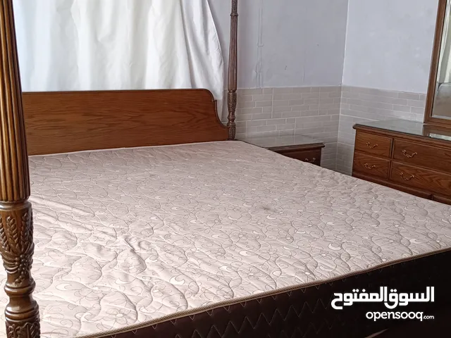 غرفة نوم ماستر ملوكية خشب بلوط صلد مزخرفة مع عمدان موديل حريم السلطان (بيع بداعي السفر)