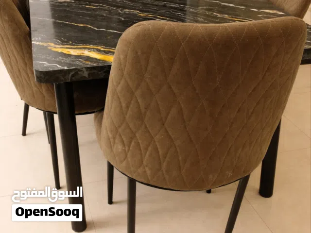 طاولة اكل مستعملة استعمال نضيف