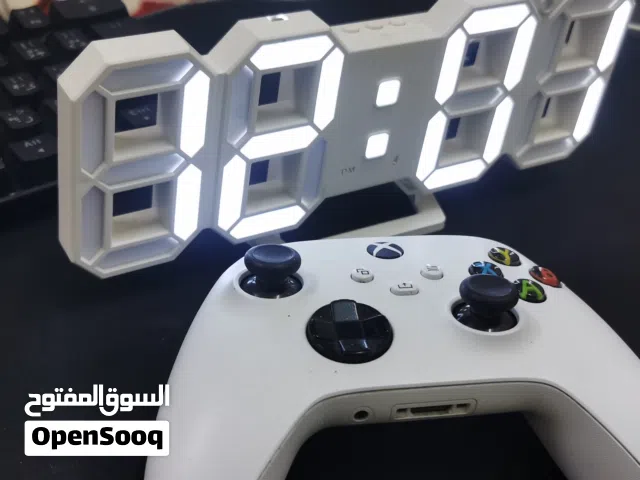 ساعة 3D LED الرقمية - اللمسة العصرية الناقصة لـ "السيت-أب" مالك