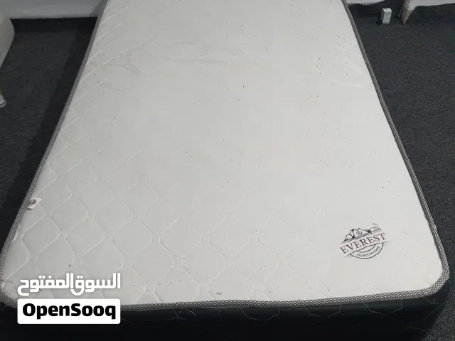 فرشة مفرد ونص للبيع بسعر مغري