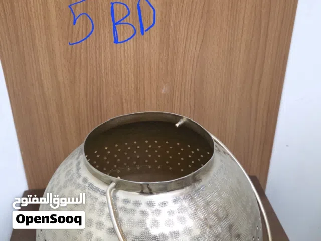 مجموعه اغراض والاسعار علاى الاغراض وجميعها بحاله ممتازة واصلية