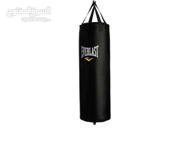 للبيع كيس ملاكمة من Everlast مع حامل له حالة ممتازة