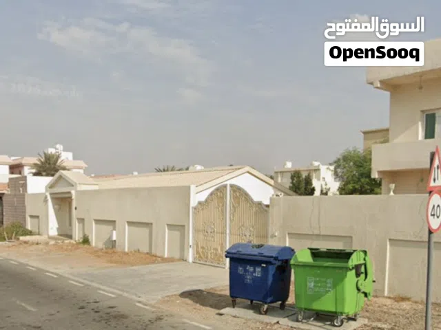 فلا في منطقه الشارقه  القوز