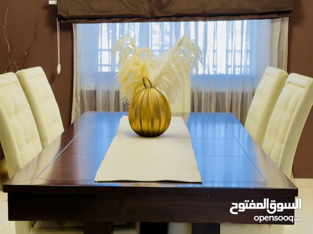 طاولة سفرة 6 كراسي ومعها برادي خشب زان اصلي الطاولة في حالة ممتازة موضيل2024