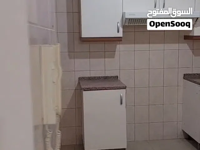 شقة فارغة للايجار شبه ارضي مساحة 110 متر .. ام اذينة قرب شارع المدينة المنورة منطقة مميزة