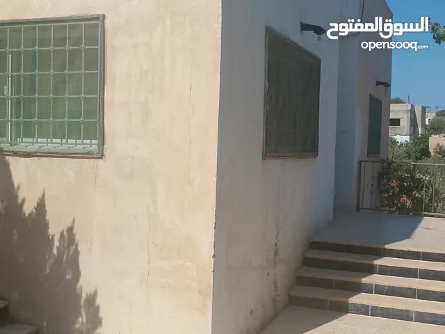 بيت مستقل مع ارض للبيع