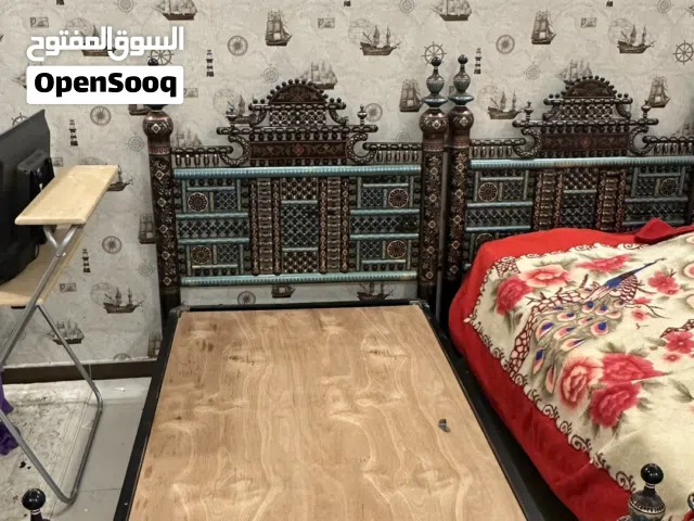 2 اسرة تراثية  Two traditional single beds