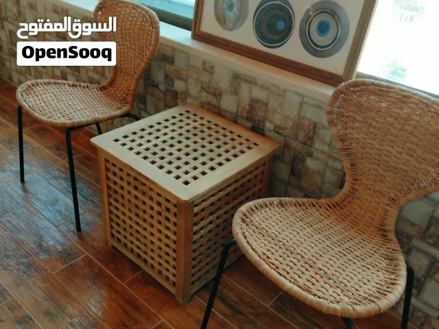كراسي ايكيا مع طاوله وسط