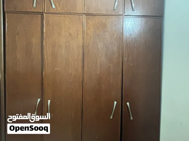 خزانة مع تسريحة