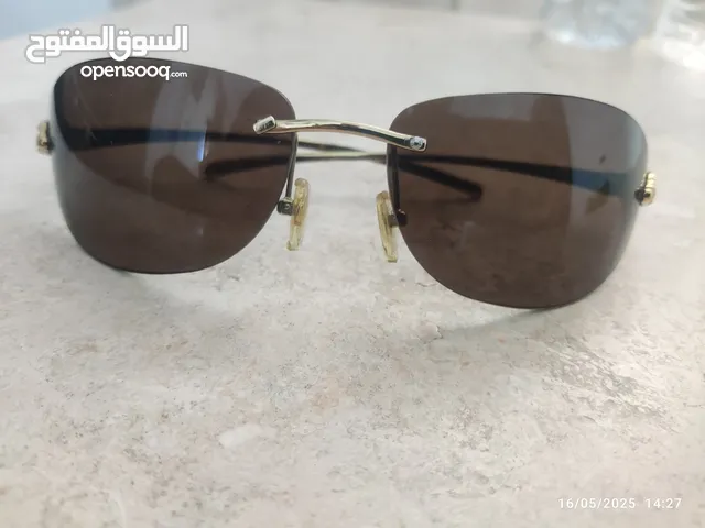 نظاره كارتير اصلي للبيع بحاله الممتاز نظيفه جدا من الموديلات الراقيه والمميزه والعدسات صحيه للعين