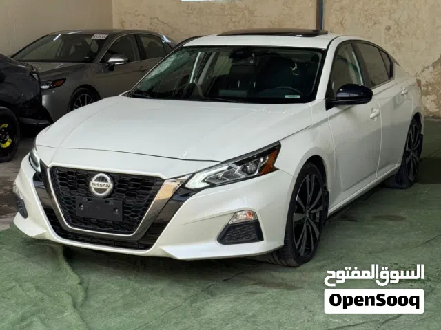 2020 نيسان التيما SR