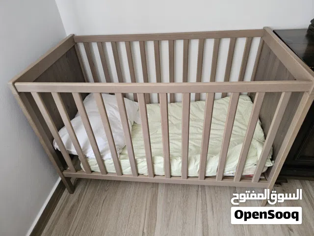 سرير أطفال Ikea المميز نوع Sundvic مع فرشة وcover مستعمل بسعر لقطة