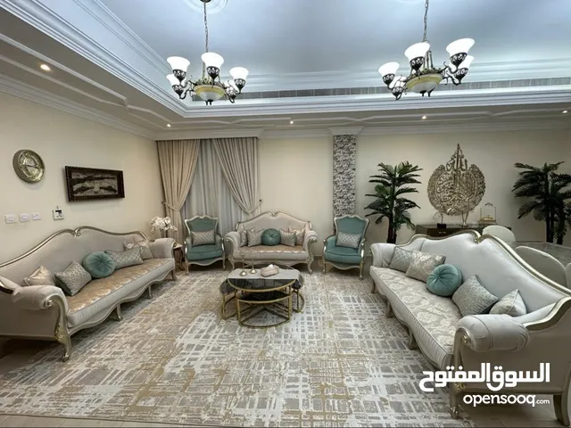 للبيع طقم كنب بحالة ممتازة