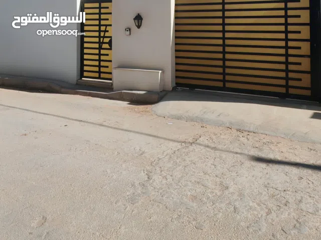 160 m2 3 Bedrooms Townhouse for Rent in Tripoli Khallet Alforjan