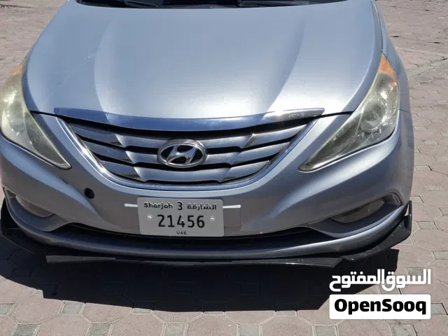 سوناتا موديل 2014ماشيه 141000ميل بحاله جيده للبيع بسعر 12000 درهم