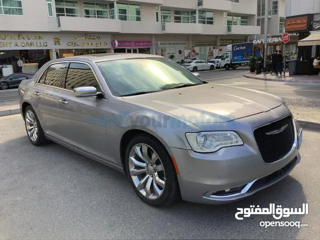 Used Chrysler 300 in Dubai