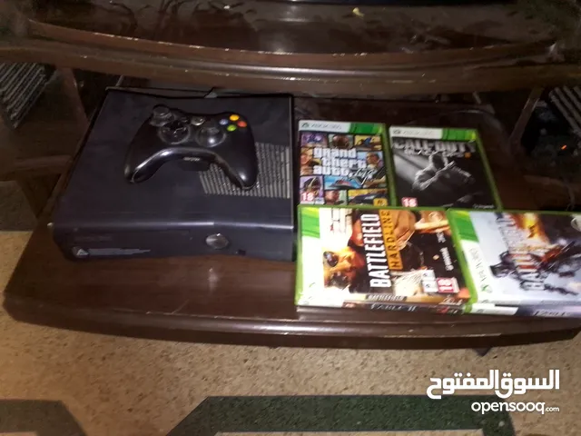 Xbox 360مع اشياء خاص به بتمن مناسب جدا التمن 750درهم