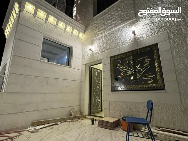 102 m2 4 Bedrooms Apartments for Sale in Aqaba Al Sakaneyeh 3