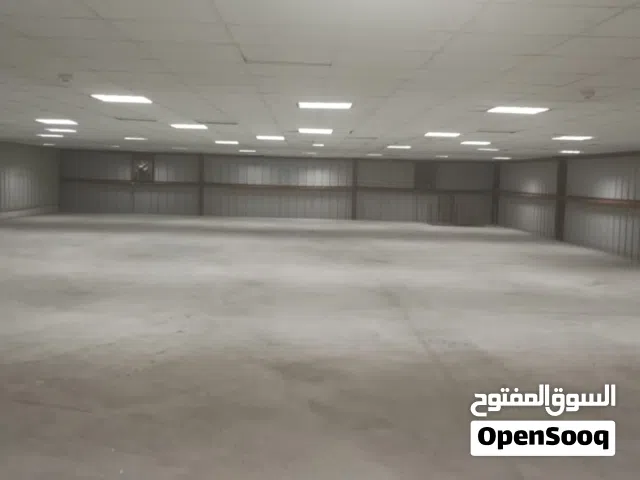 مستودع مخزن في علاء بمساحة 1100 متر مربع