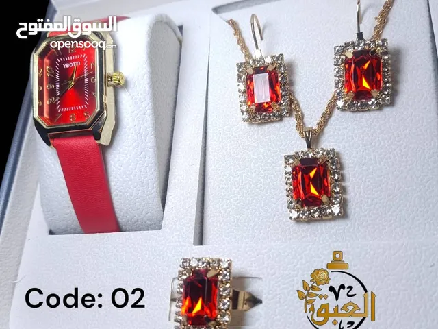 طقم هدايا ( ساعة + إكسسوار) ، داخل علبة فاخرة ، مناسب للاقتناء الشخصي أو كهدية لمن تحب