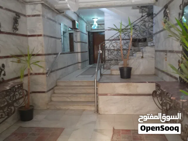شقة راقية تشطيب الترا سوبر لوكس بكفرعبده لاصحاب التميز والرقي