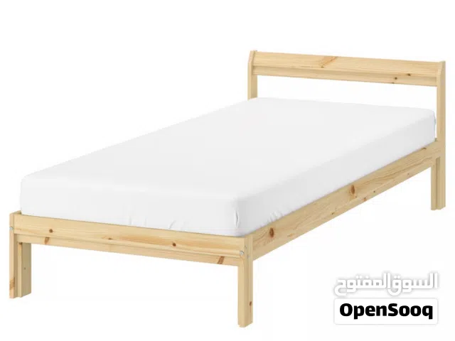 سرير مع مرتبه نظيف استعمال سنة