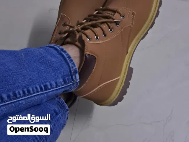 Man shoes for sell with free pant