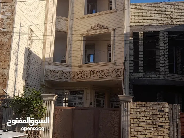 150m2 More than 6 bedrooms Townhouse for Sale in Baghdad Al-Sulaikh