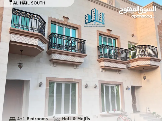 300 m2 4 Bedrooms Villa for Rent in Muscat Al-Hail