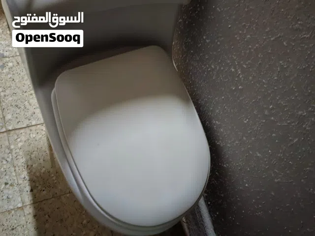كرسي حمام جديد