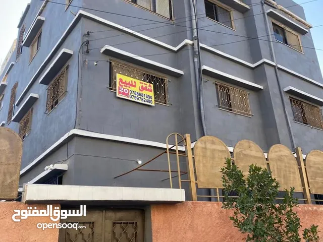 عماره سكنية للبيع في حي الأمير محمد مقابل جمعية أهالي عقربا   مساحة الشقة 120 متر مربع  عدد الشقق 6