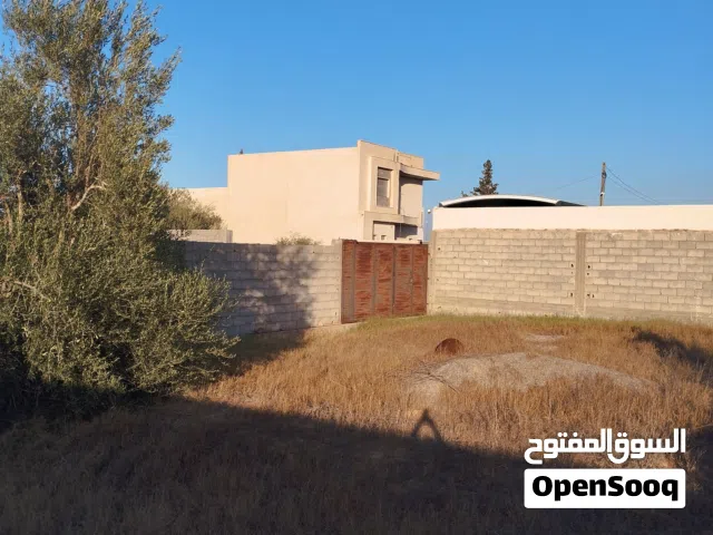 ارض للبيع بالقرب من كارفور