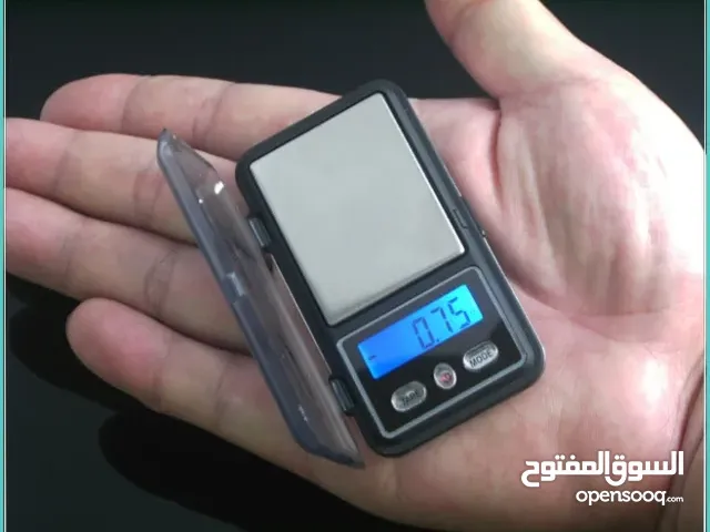 ميزان الكتروني صغير و دقيق يحتاجه كل بائع ذهب مع محفظه صغيره
