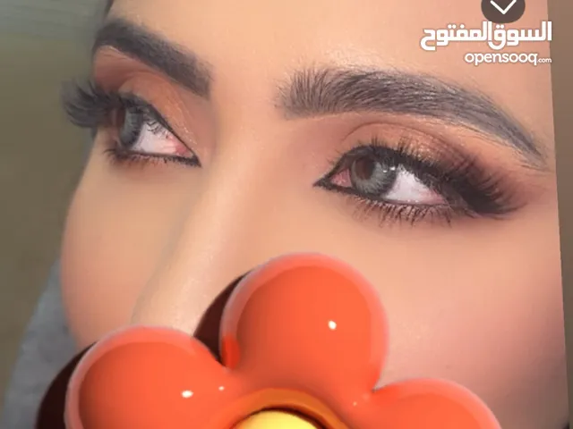 صالون متنقل( ميكب ارتست وكوافيره واظافر جل)