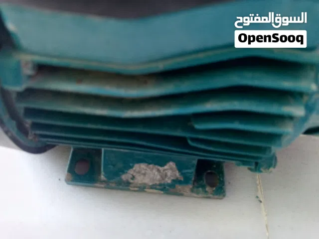 المواصفات الفنية: - القدرة الكهربائية: 0.37 كيلوواط   - القوة: نصف حصان (0.5 HP)   - أقصى تدفق:
