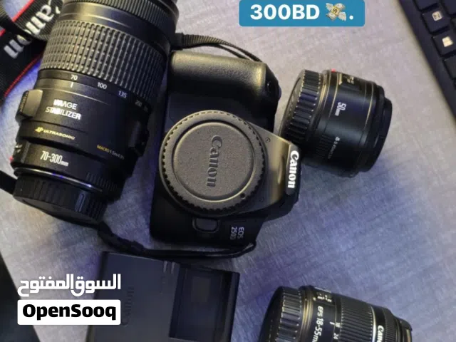 Camera canon 25D with accessories/ كاميرا كانون 250D مع اكسسوارات .