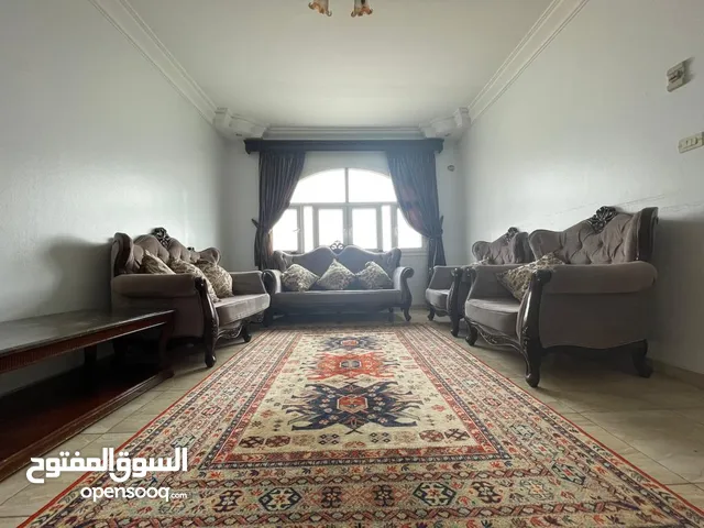 اثاث مستعمل للبيع بحالة جيدة