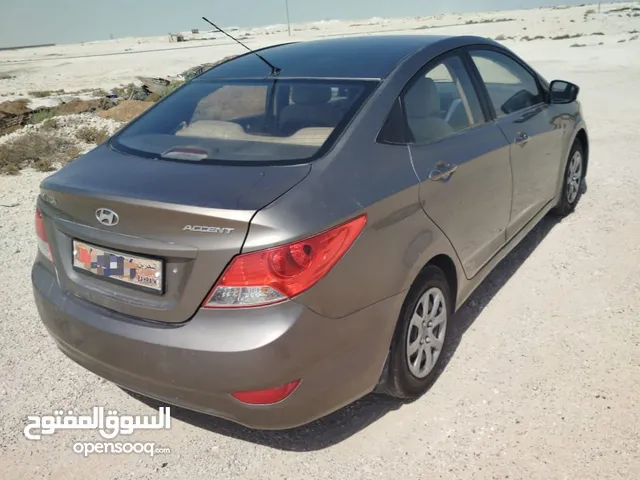 Hyundai accent 2012