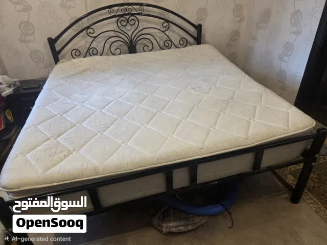 فرشة عرض 180 سم في 2 متر  ارتفاع 27 سم من صفاة هوم بحالة ممتازة