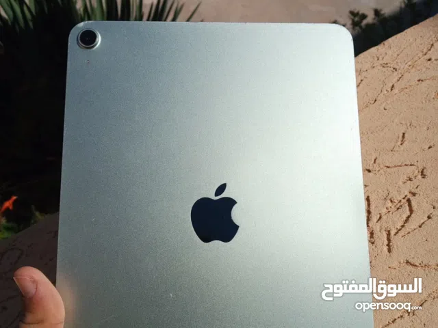 Apple iPad Air 4 64 GB in Qasr Al-Akhiar