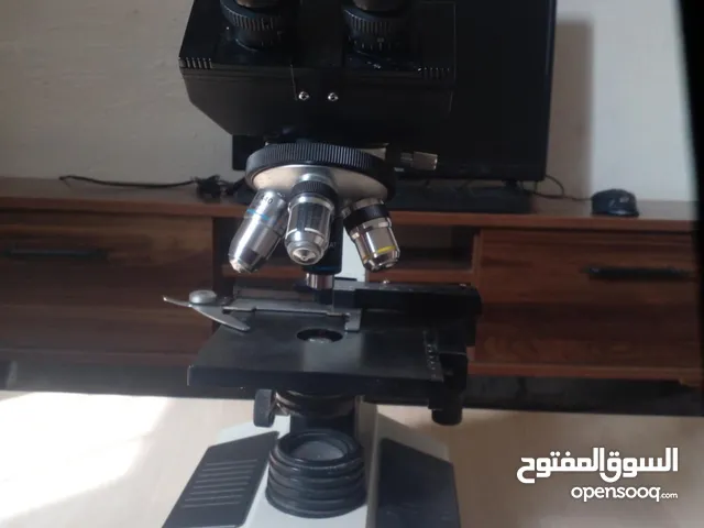 مجهر طبي ماركه p-achromat استخدام اقل من سبوعين