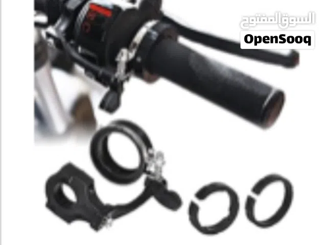 Cruise control مثبت سرعة للدراجة النارية. يصلح لجميع الدراجات سهل الاستخدام بالكرتون بحالة ممتازة