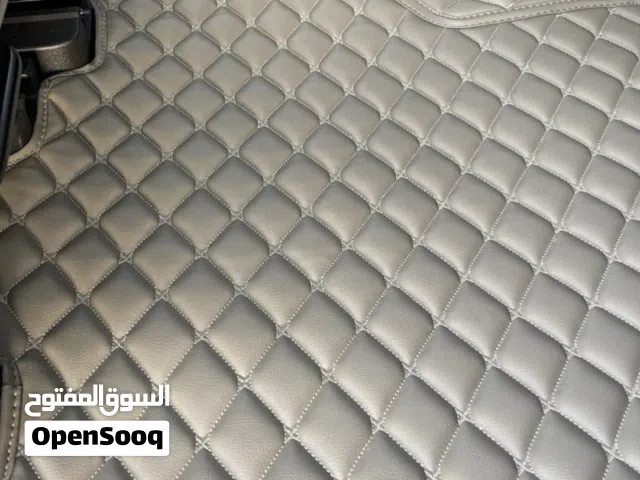 شاشة افلون من 2005 الى 2009 جوده ممتازه  + فرشة افلون ارضية باللون الرصاصي