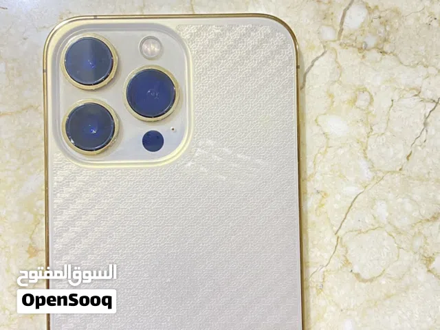آيفون 13 برو ذهبي - مع شاحن وسماعات، سعة 256 جيجابايت بحالة ممتازة