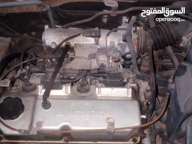 لانسر بحاله ممتازه في ام القيوين