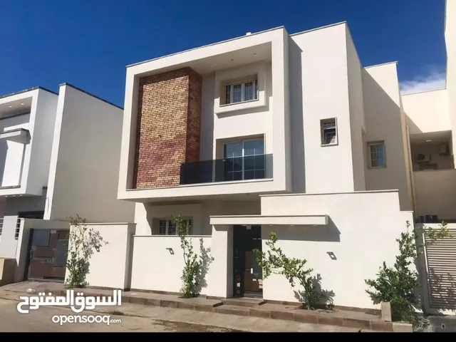 400m2 4 Bedrooms Villa for Sale in Tripoli Al-Serraj