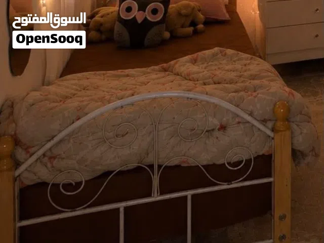 سرير حديد ومرتبه للبيع