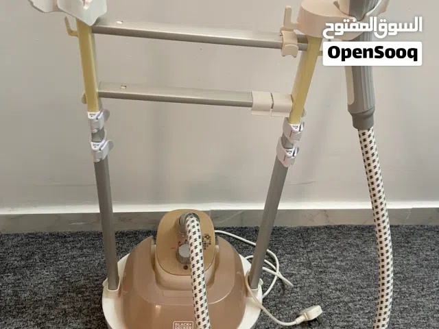 بحالة الجديد وكالة بدون ملاحظات  مكواة عامودية ماركة بلاك آند ديكر 1500-1785 W